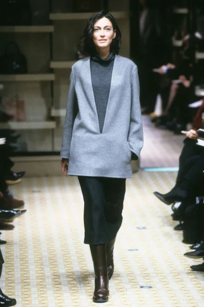 Look 10
